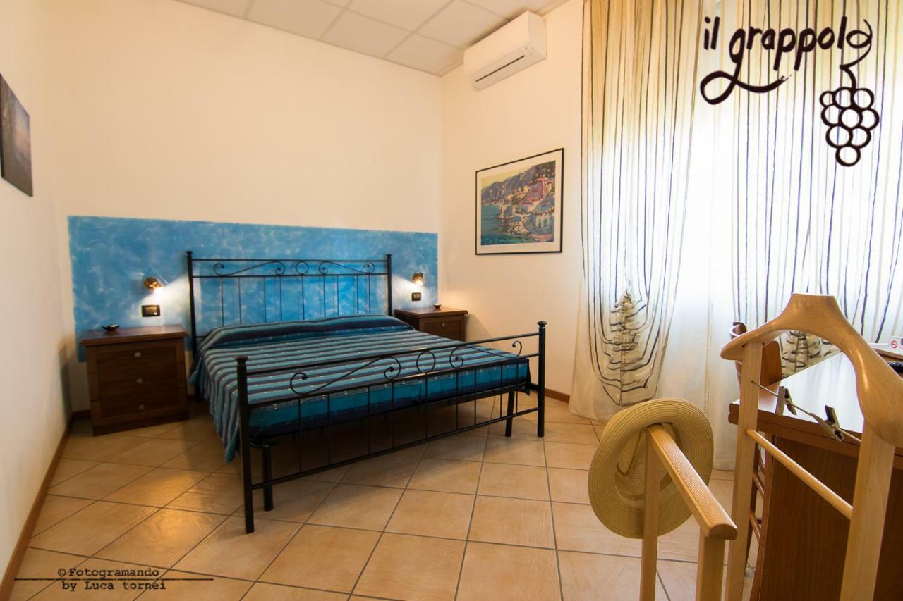 B&B Il Grappolo Foresteria Lombarda 西尔米奥奈 外观 照片